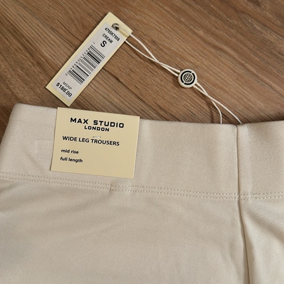 Max Studio Set - Top and Pants - Picture 7 of 7